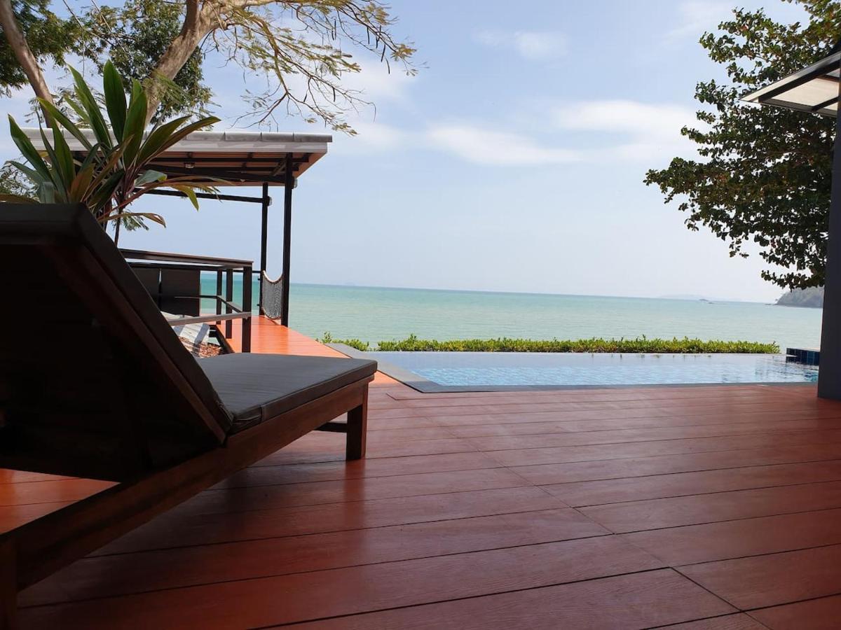 Koh Sirey Beachfront Pool Villa - 2 Bedrooms House Phuket المظهر الخارجي الصورة